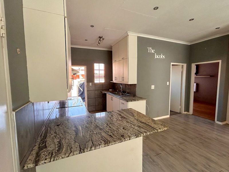 Villa Louanne epitomizes modern living - Photo 5