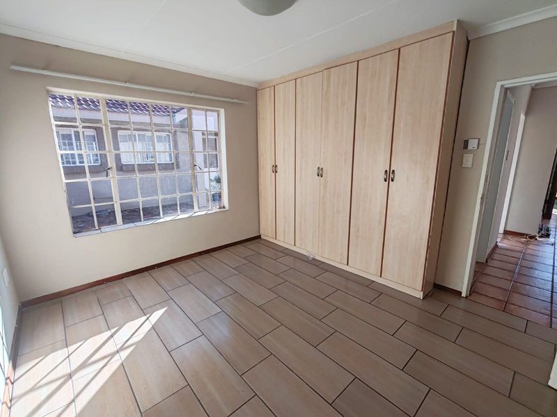 Central Town Bargain! - Photo 9