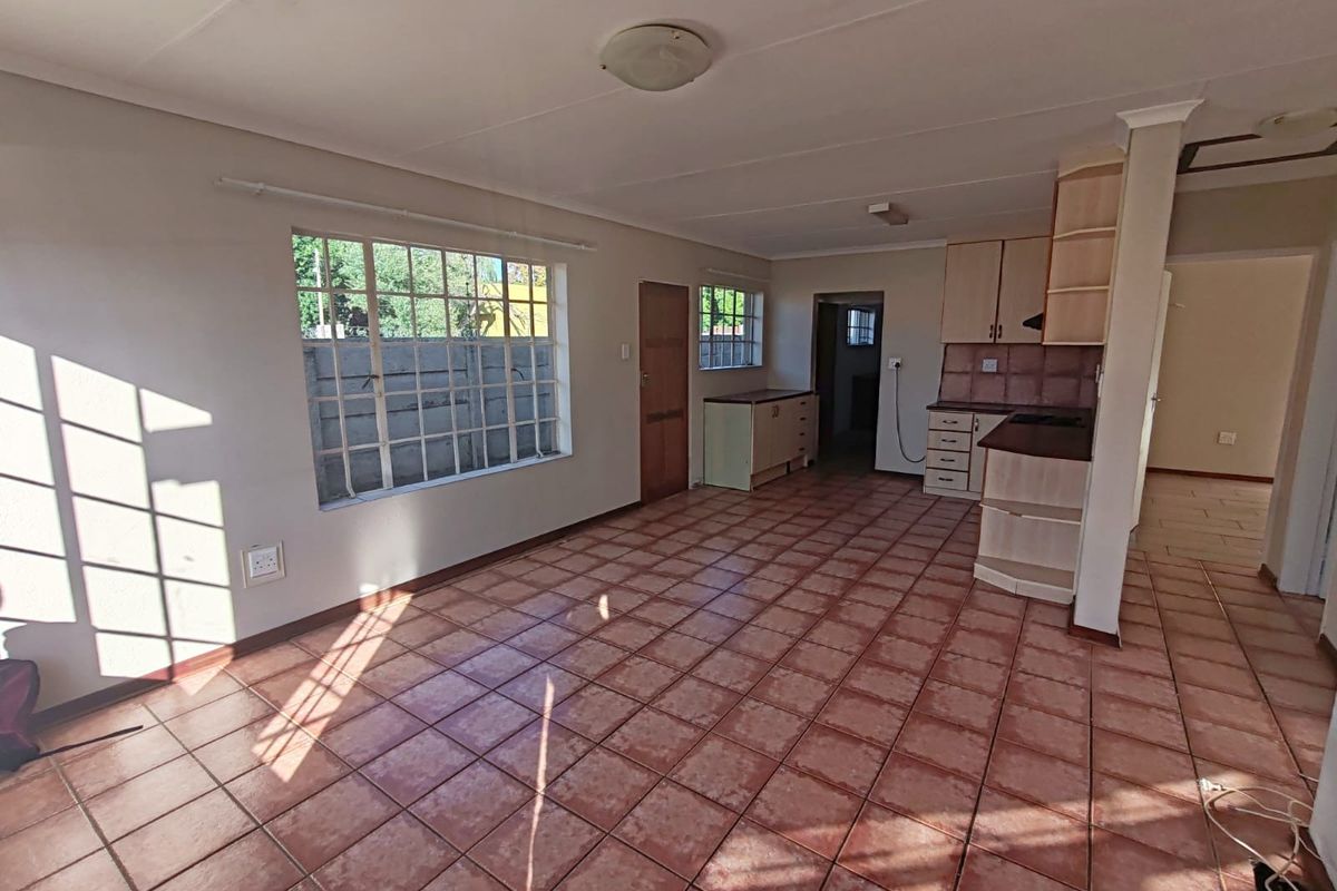 Central Town Bargain! - Photo 3