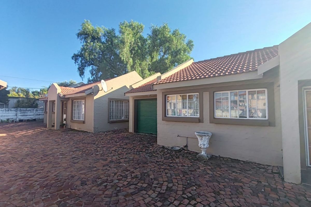 Central Town Bargain! - Photo 2