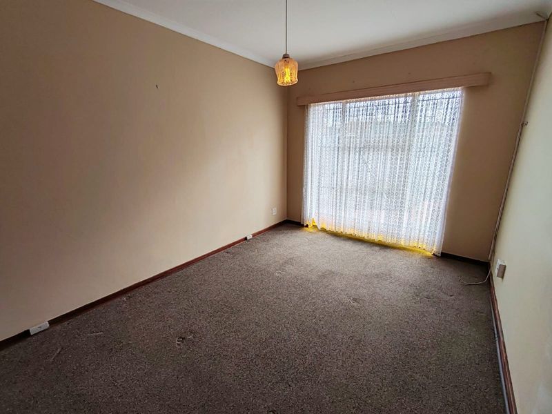 Spacious Townhouse in a Quiet Complex! - Photo 9