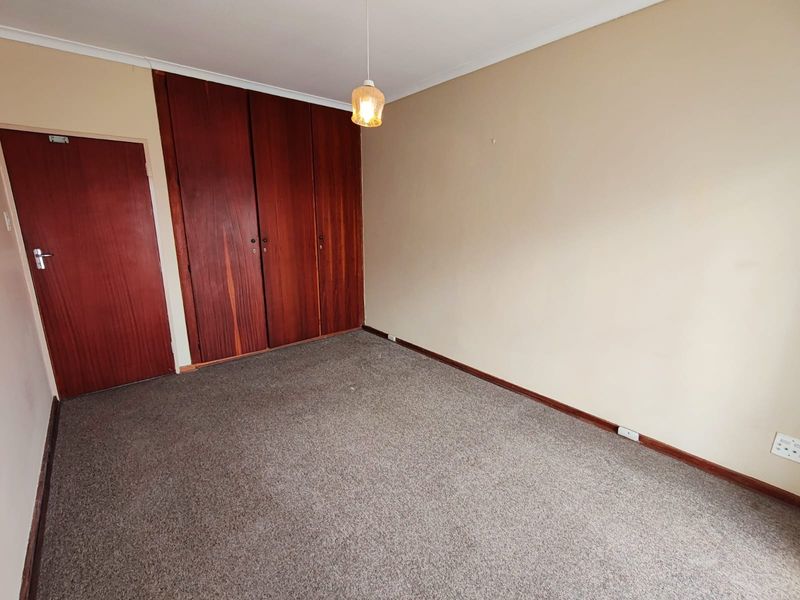 Spacious Townhouse in a Quiet Complex! - Photo 10