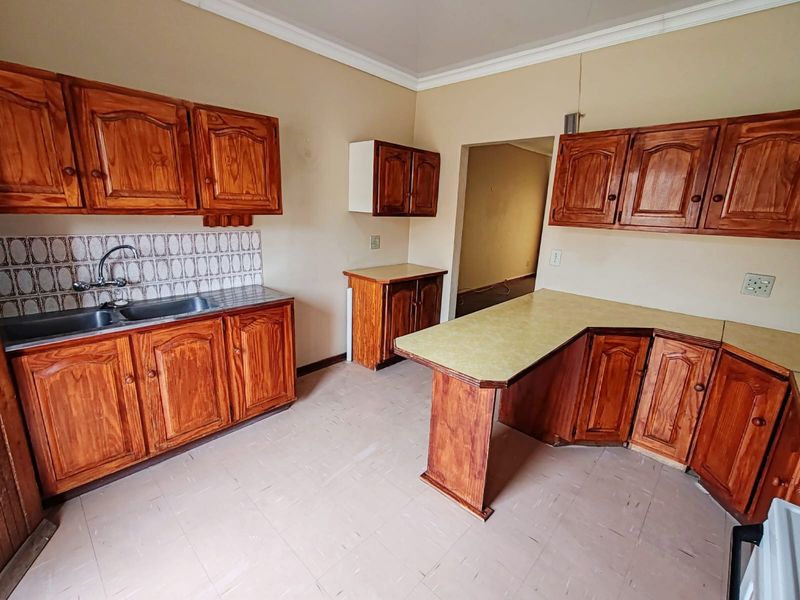 Spacious Townhouse in a Quiet Complex! - Photo 7