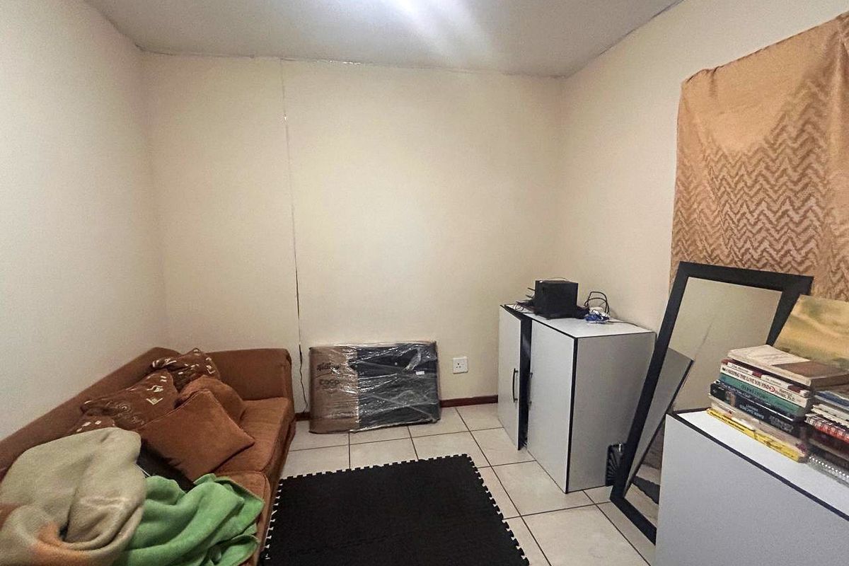 Apartment in Silverwood - Photo 2