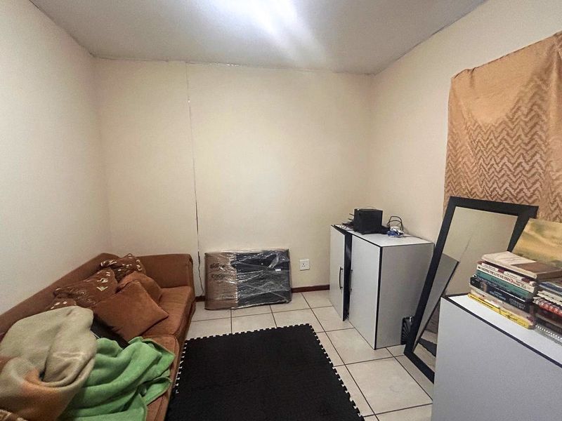 Apartment in Silverwood - Photo 2