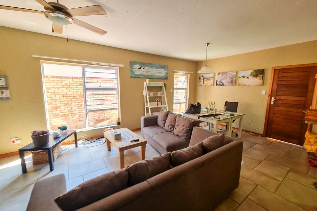 Be the first to move into a new duplex townhouse - Photo 2