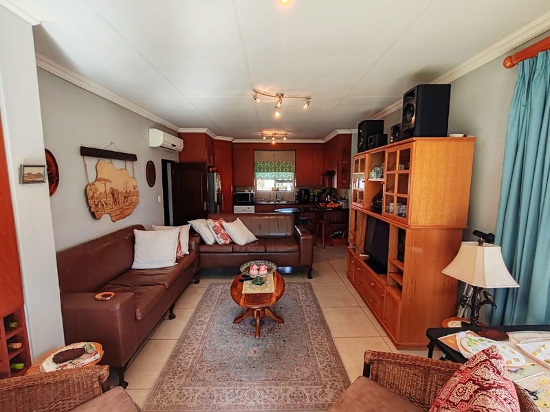 Neat as a Pin! - Photo 6