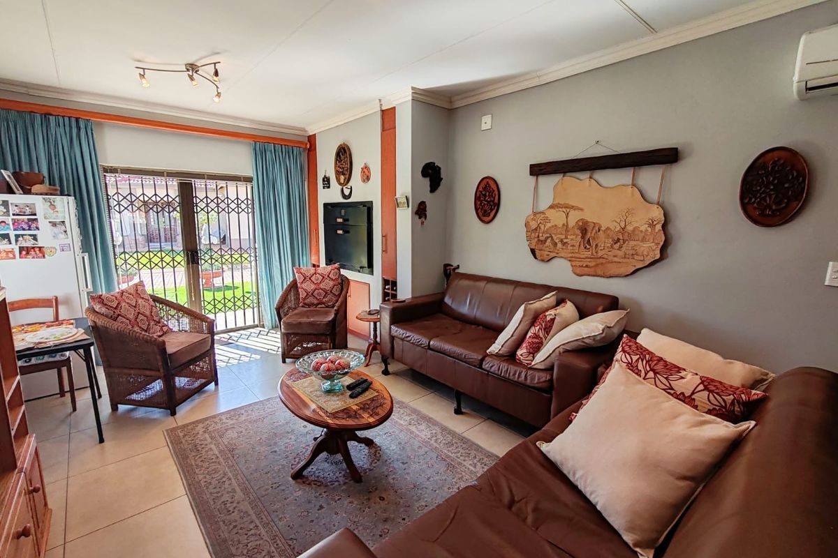 Neat as a Pin! - Photo 3