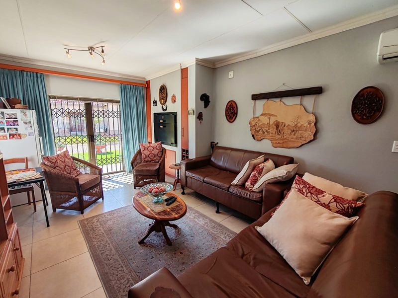 Neat as a Pin! - Photo 3