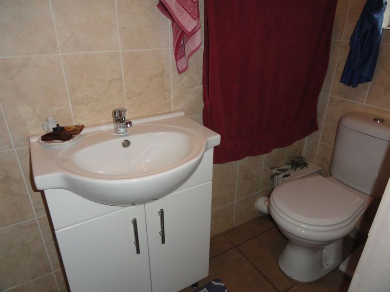 Beautiful Two Bedroom Double Storey Townhouse - Potchefstroom – For Sale - Photo 10