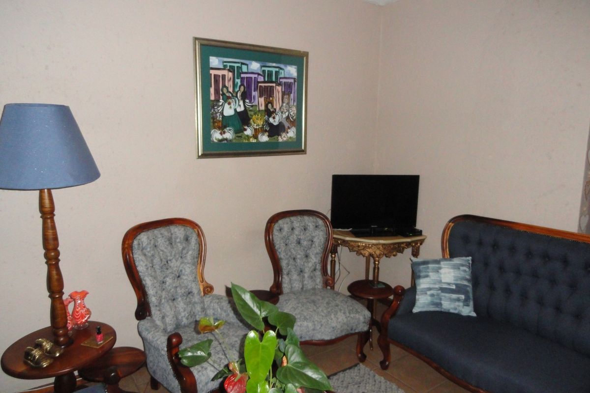 Beautiful Two Bedroom Double Storey Townhouse - Potchefstroom – For Sale - Photo 3