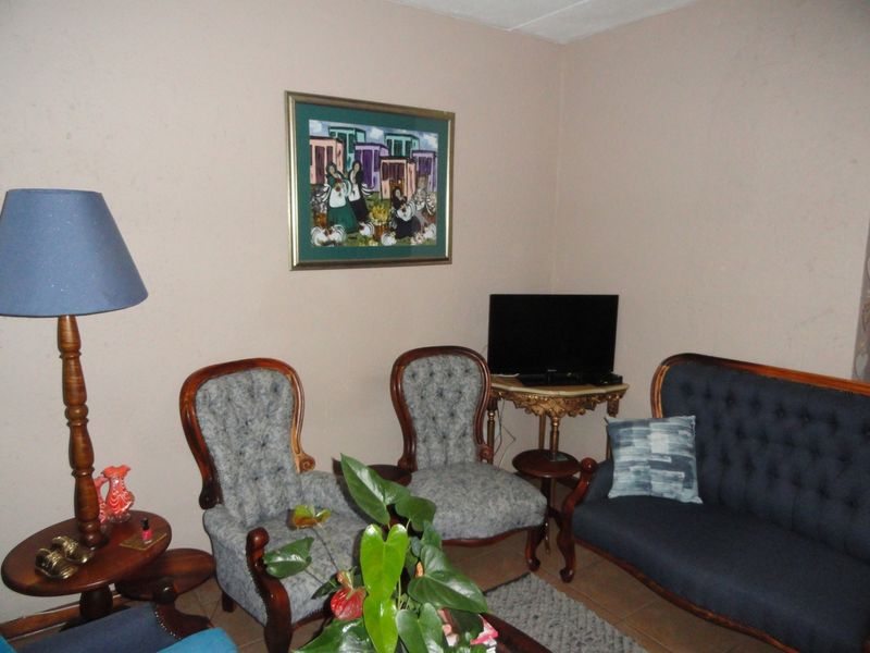 Beautiful Two Bedroom Double Storey Townhouse - Potchefstroom – For Sale - Photo 3