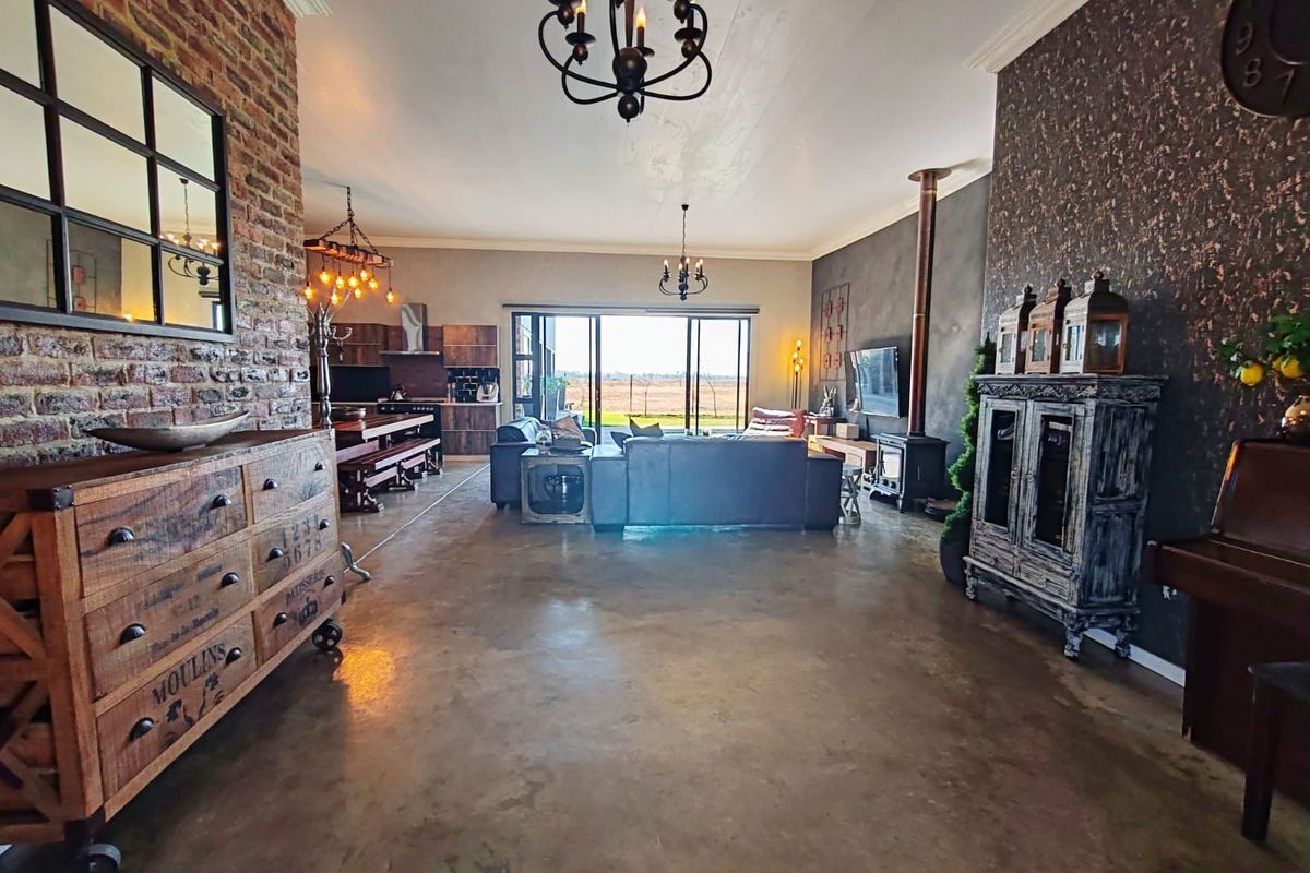 Beautiful Family Home in Ailanto Country Estate! - Photo 3