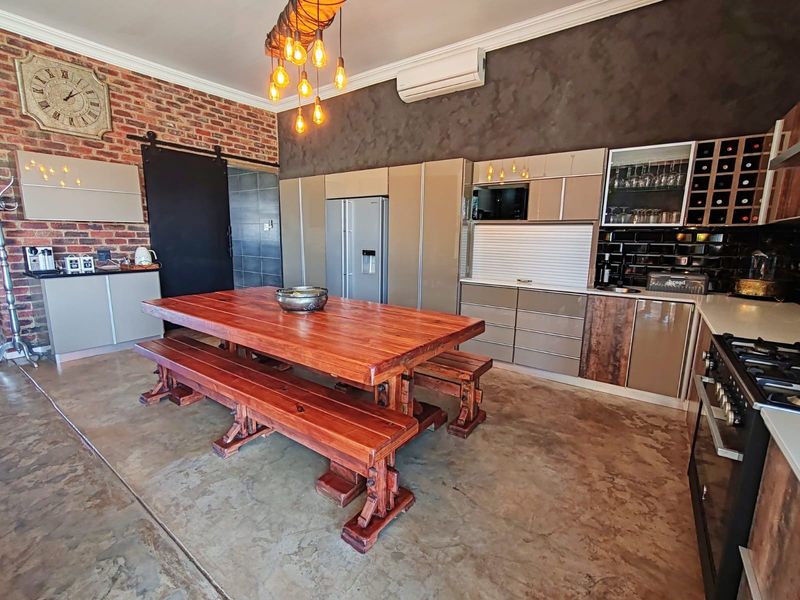 Beautiful Family Home in Ailanto Country Estate! - Photo 10