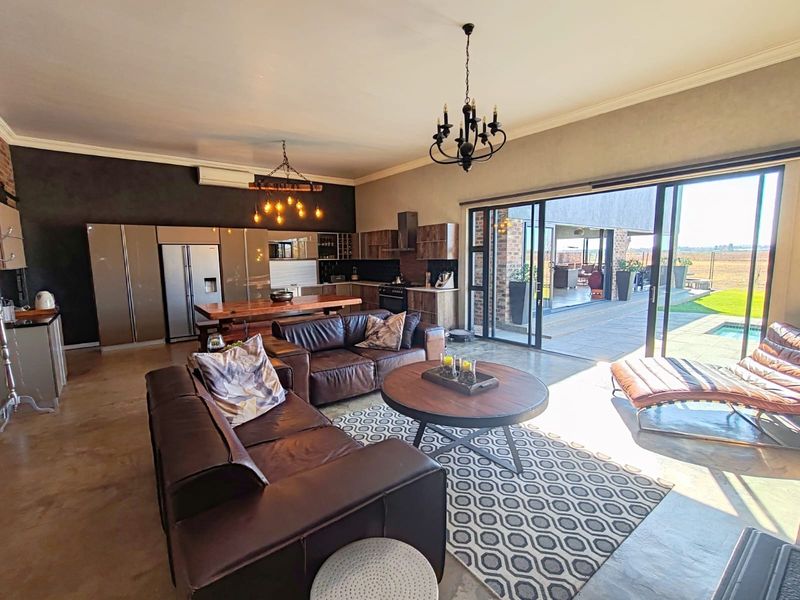 Beautiful Family Home in Ailanto Country Estate! - Photo 7