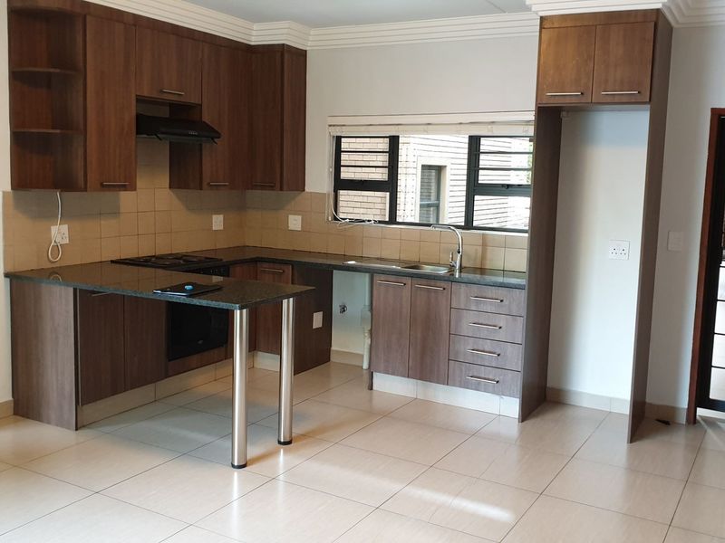 Apartment walking distance from the NWU! - Photo 4