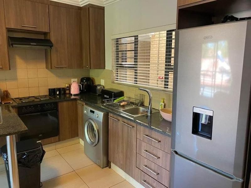 Apartment walking distance from the NWU! - Photo 5