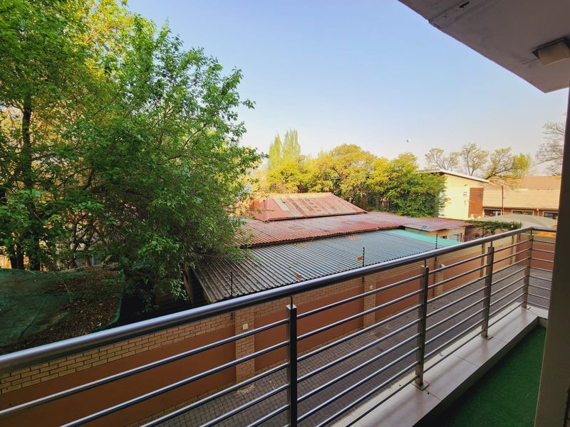 Apartment walking distance from the NWU! - Photo 10