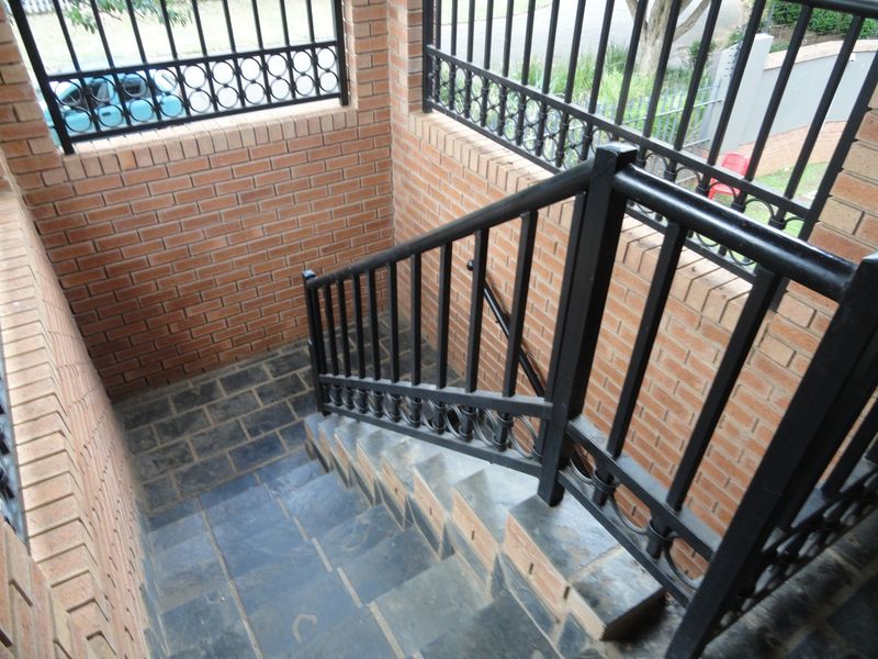 Spacious One-Bedroom Apartment– Potchefstroom – For Sale - Photo 6