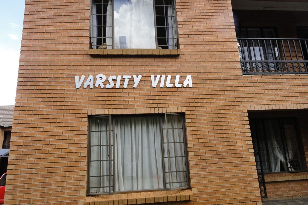 Spacious One-Bedroom Apartment– Potchefstroom – For Sale - Photo 2