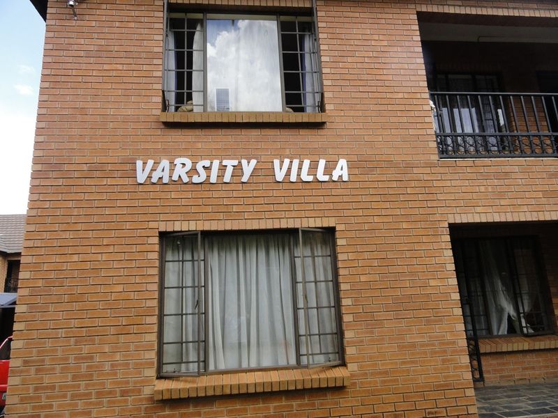 Spacious One-Bedroom Apartment– Potchefstroom – For Sale - Photo 2