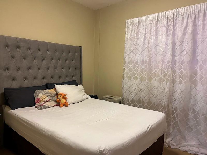 Generously sized apartment - Photo 6