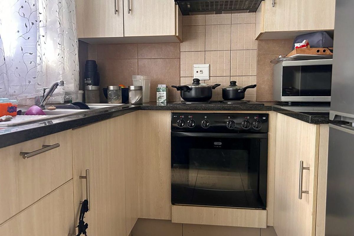 Generously sized apartment - Photo 4
