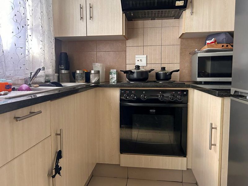 Generously sized apartment - Photo 4