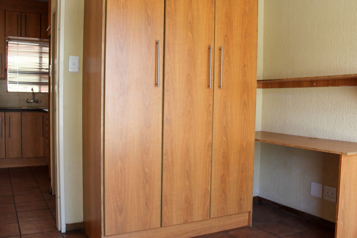 Spacious and private apartment - Photo 5