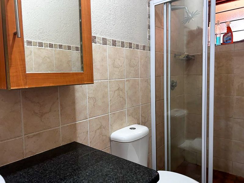 Spacious and private apartment - Photo 6