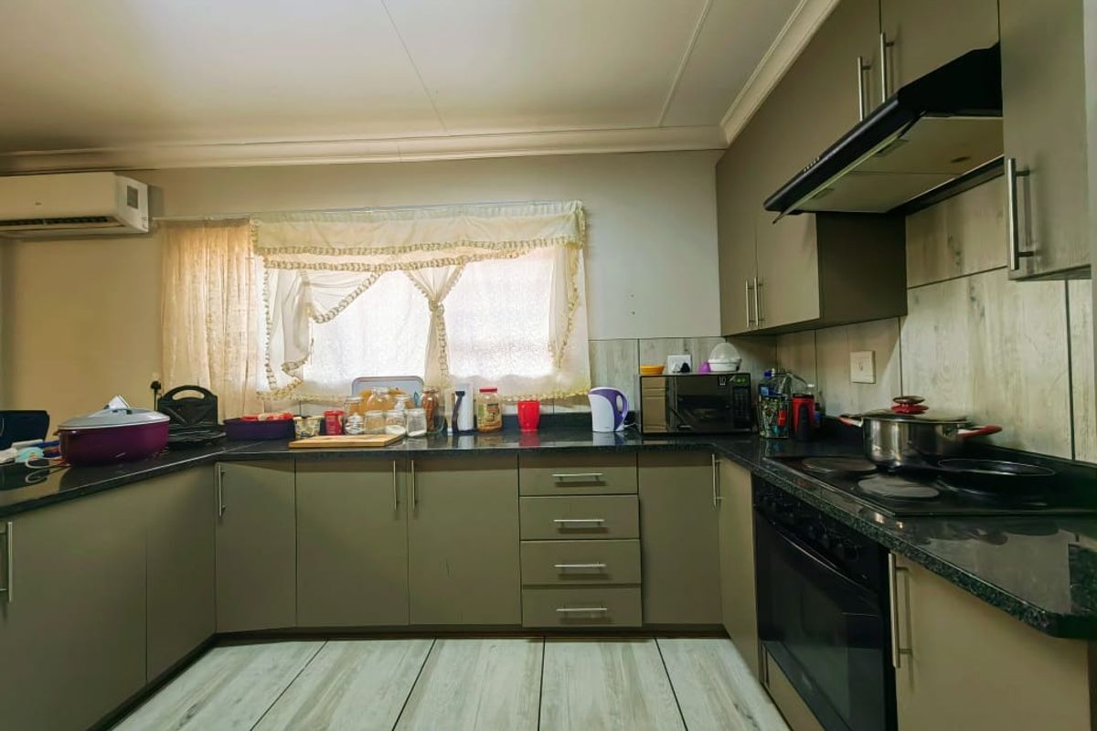 Low Maintenance Townhouse in Baillie Park! - Photo 5