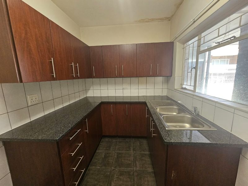 Spacious Apartment in Baillie Park! - Photo 6