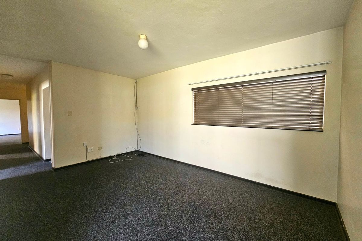 Spacious Apartment in Baillie Park! - Photo 4