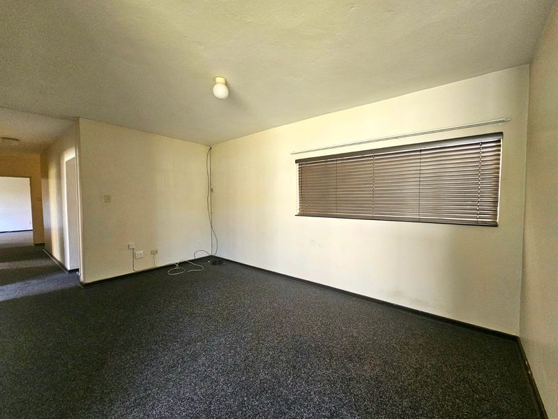 Spacious Apartment in Baillie Park! - Photo 4
