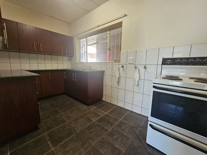 Spacious Apartment in Baillie Park! - Photo 5