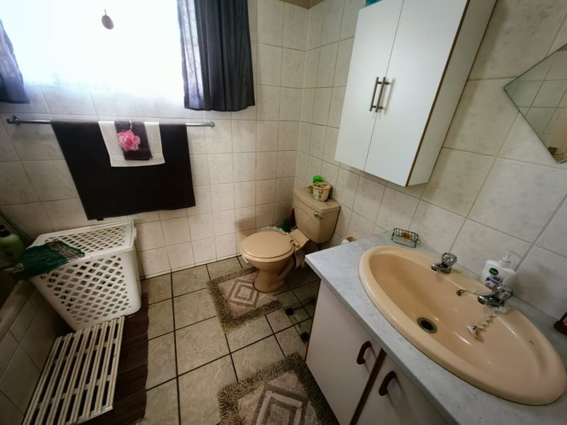 Grimbeeck Beauty! - Photo 6