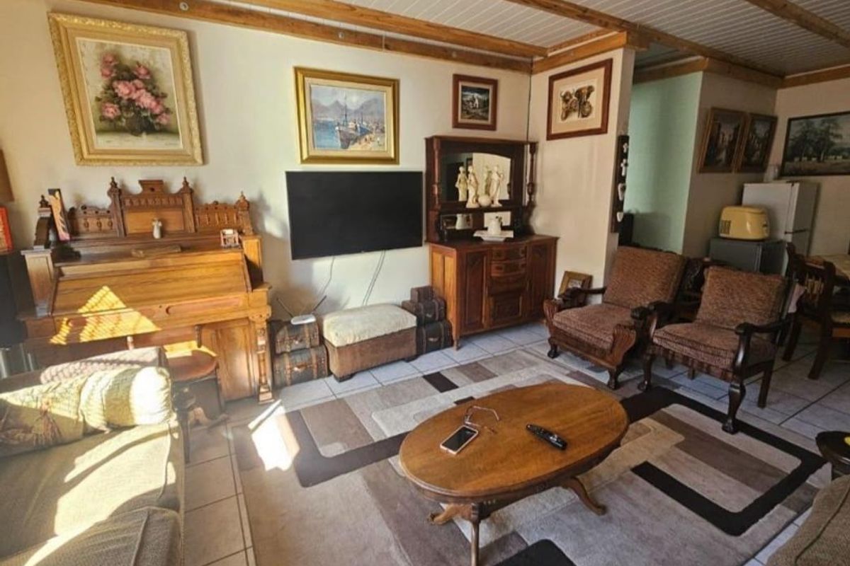 Grimbeeck Beauty! - Photo 2