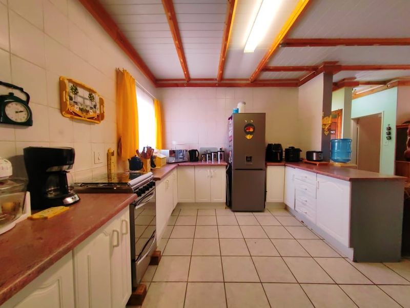 Grimbeeck Beauty! - Photo 4