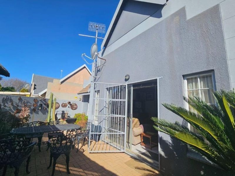 Grimbeeck Beauty! - Photo 9