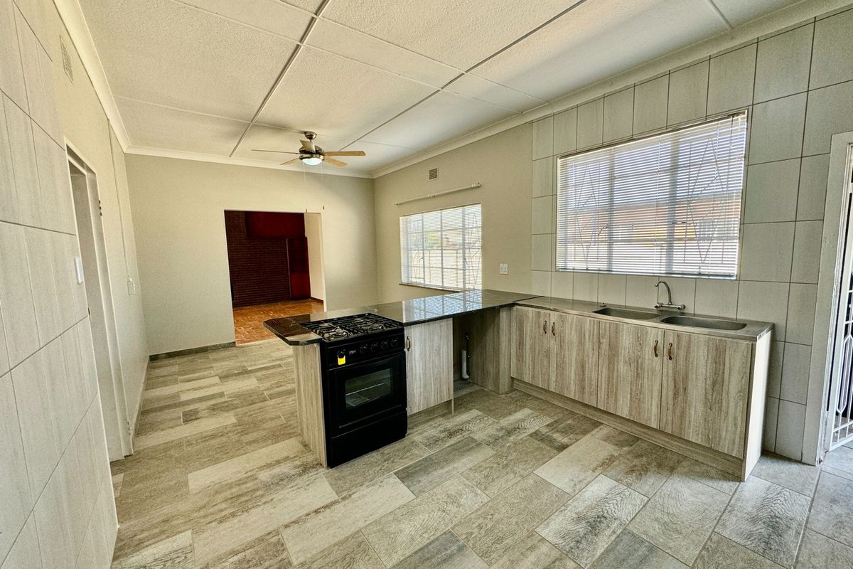 DUAL MANDATE: FAMILY HOME - Photo 4