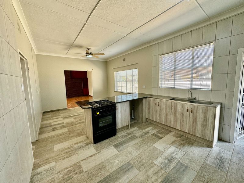 DUAL MANDATE: FAMILY HOME - Photo 4