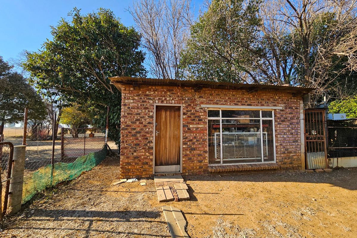 Charming smallholding - Photo 3