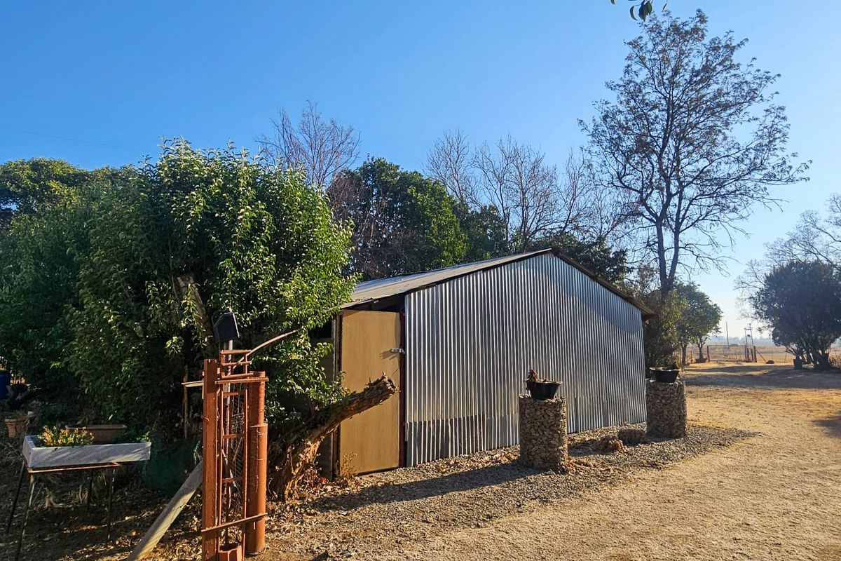 Charming smallholding - Photo 5