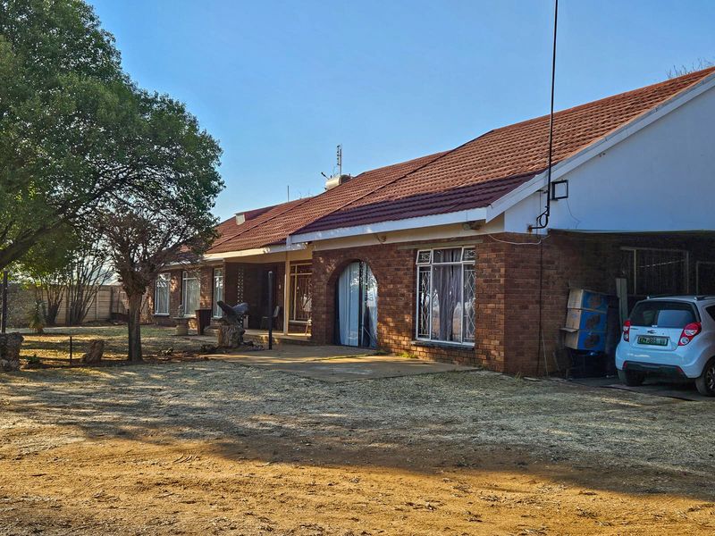 Charming smallholding - Photo 2