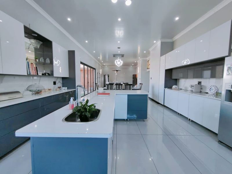 Spectacular Home in Ailanto Country Estate! - Photo 10