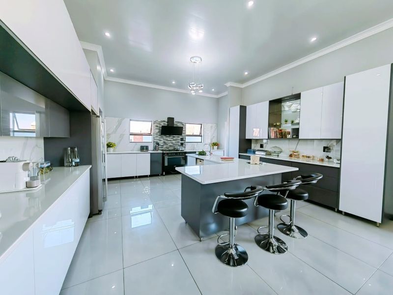 Spectacular Home in Ailanto Country Estate! - Photo 8