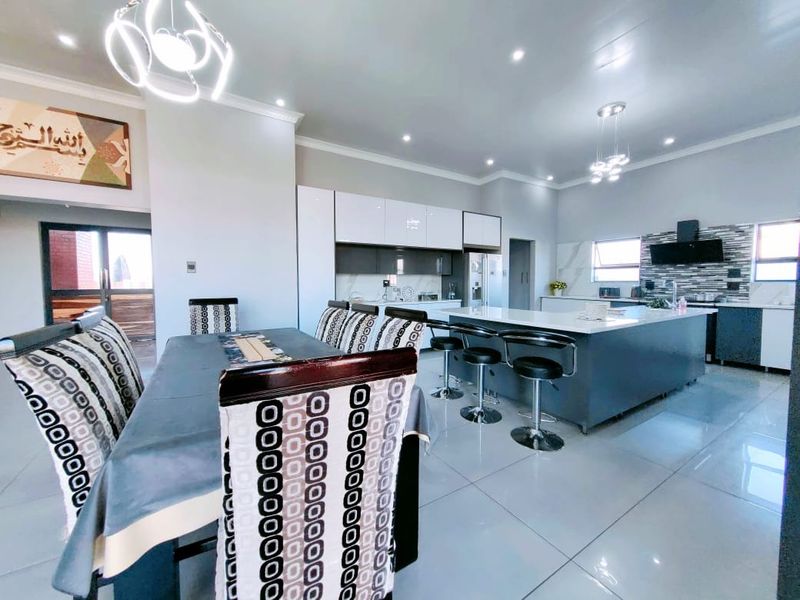 Spectacular Home in Ailanto Country Estate! - Photo 7