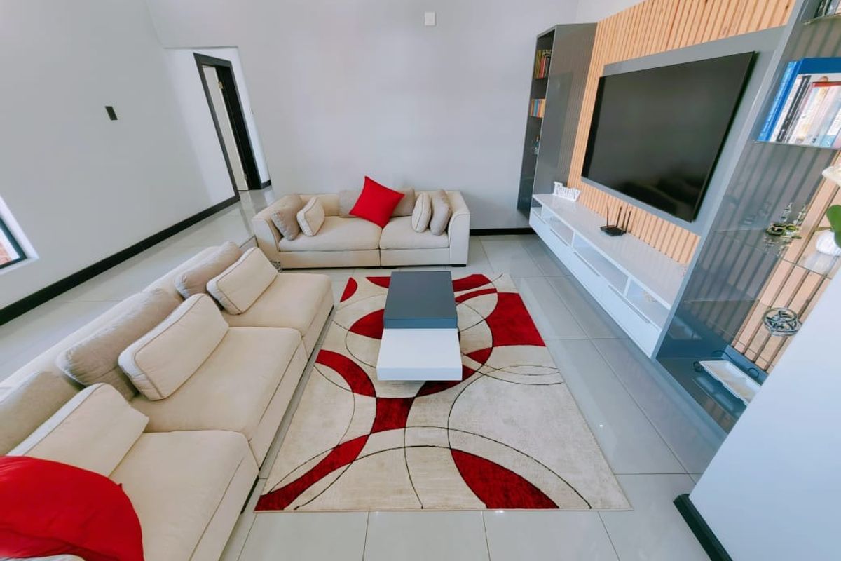 Spectacular Home in Ailanto Country Estate! - Photo 5