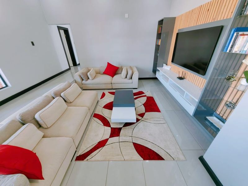 Spectacular Home in Ailanto Country Estate! - Photo 5