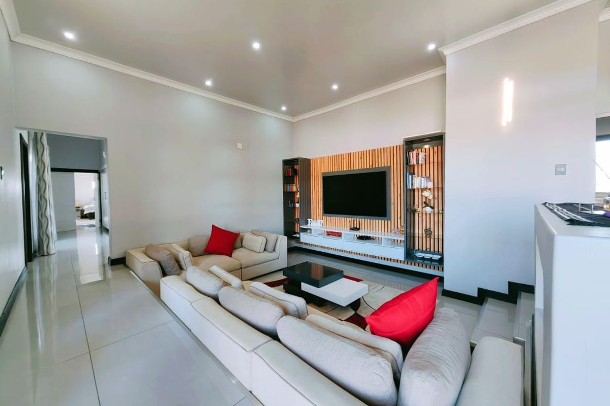 Spectacular Home in Ailanto Country Estate! - Photo 4